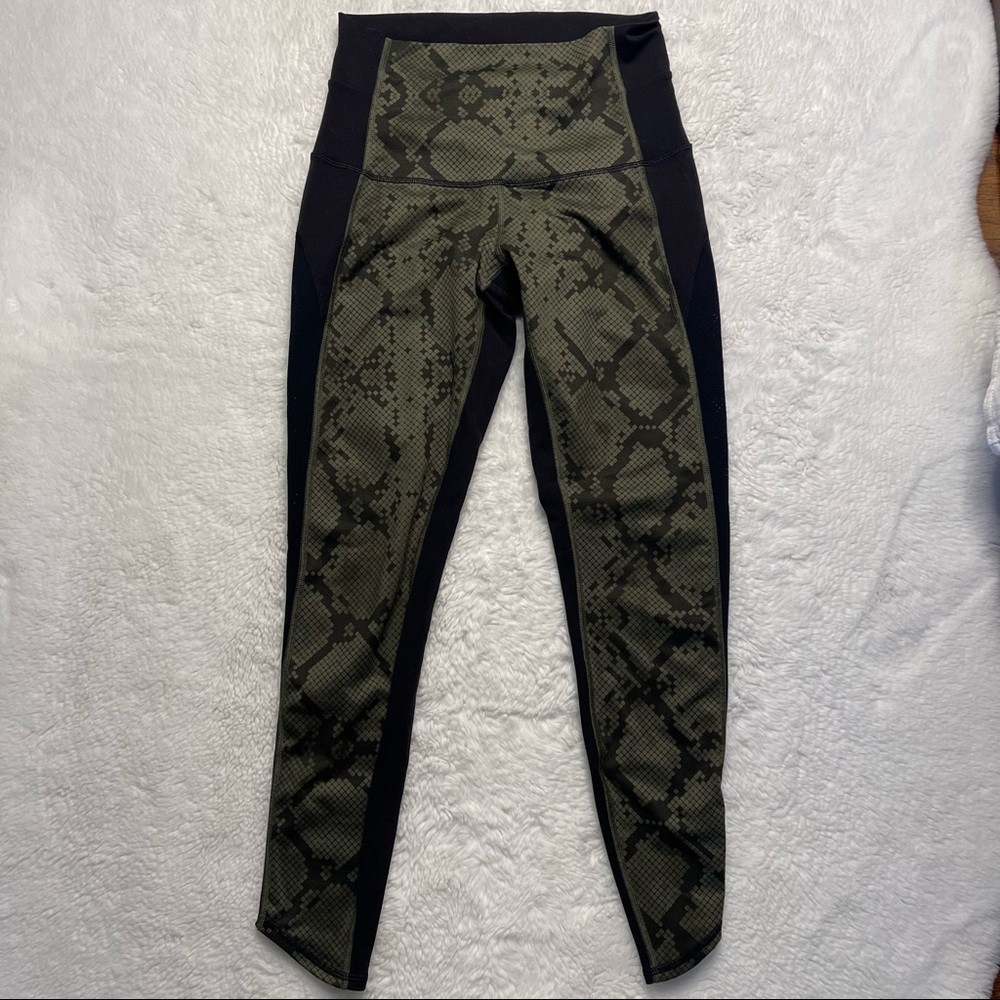 ❗️ OFFERS WELCOME ❗️ High Waisted Lululemon Athletica Leggings Size 6